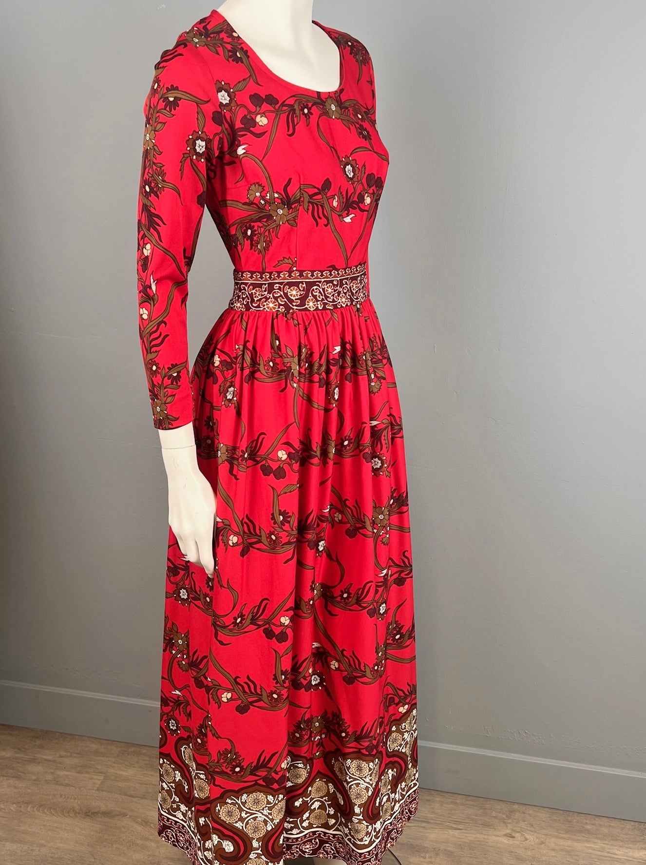 1960/70s Scoop Neck Boho Print Maxi, Size S