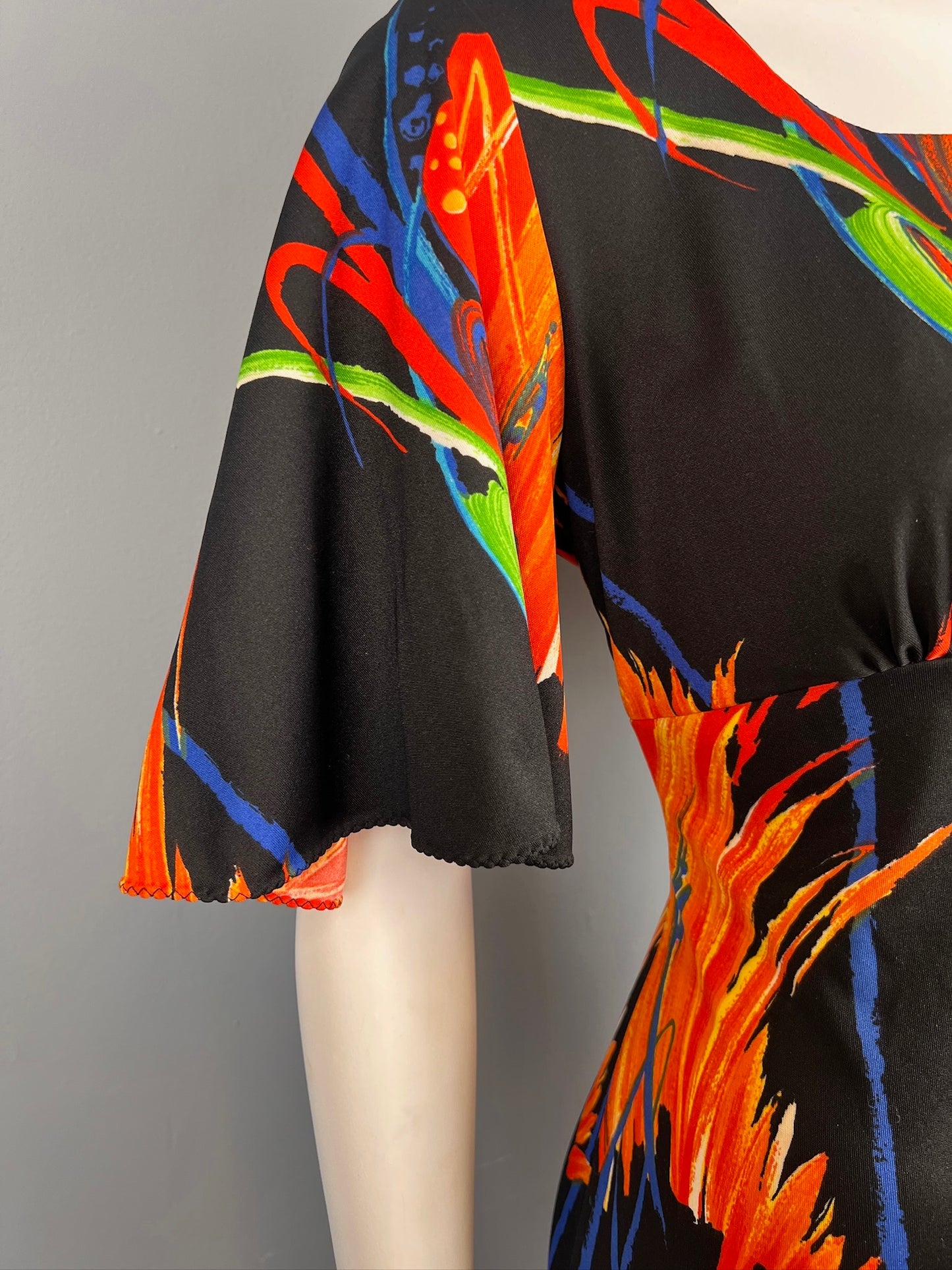 1970s Abstract Print Maxi with Bell Sleeves, Mod 70s Maxi, Size S/M