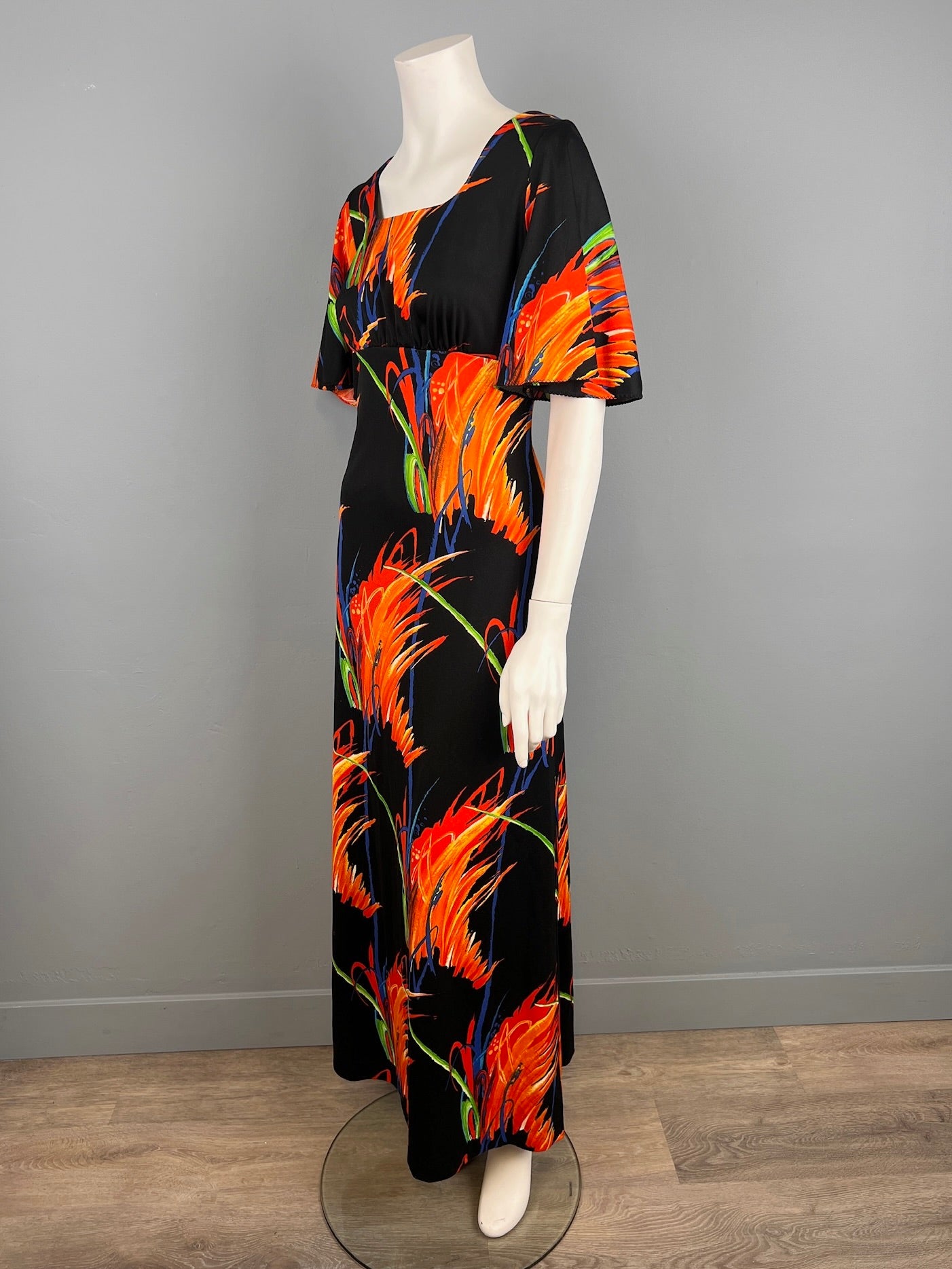 1970s Abstract Print Maxi with Bell Sleeves, Mod 70s Maxi, Size S/M