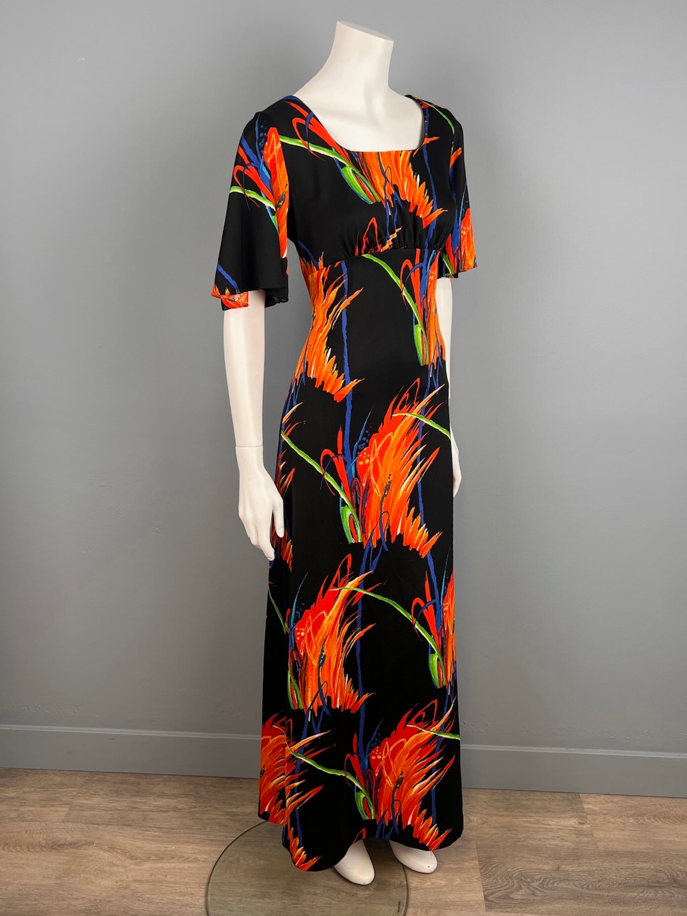 1970s Abstract Print Maxi with Bell Sleeves, Mod 70s Maxi, Size S/M