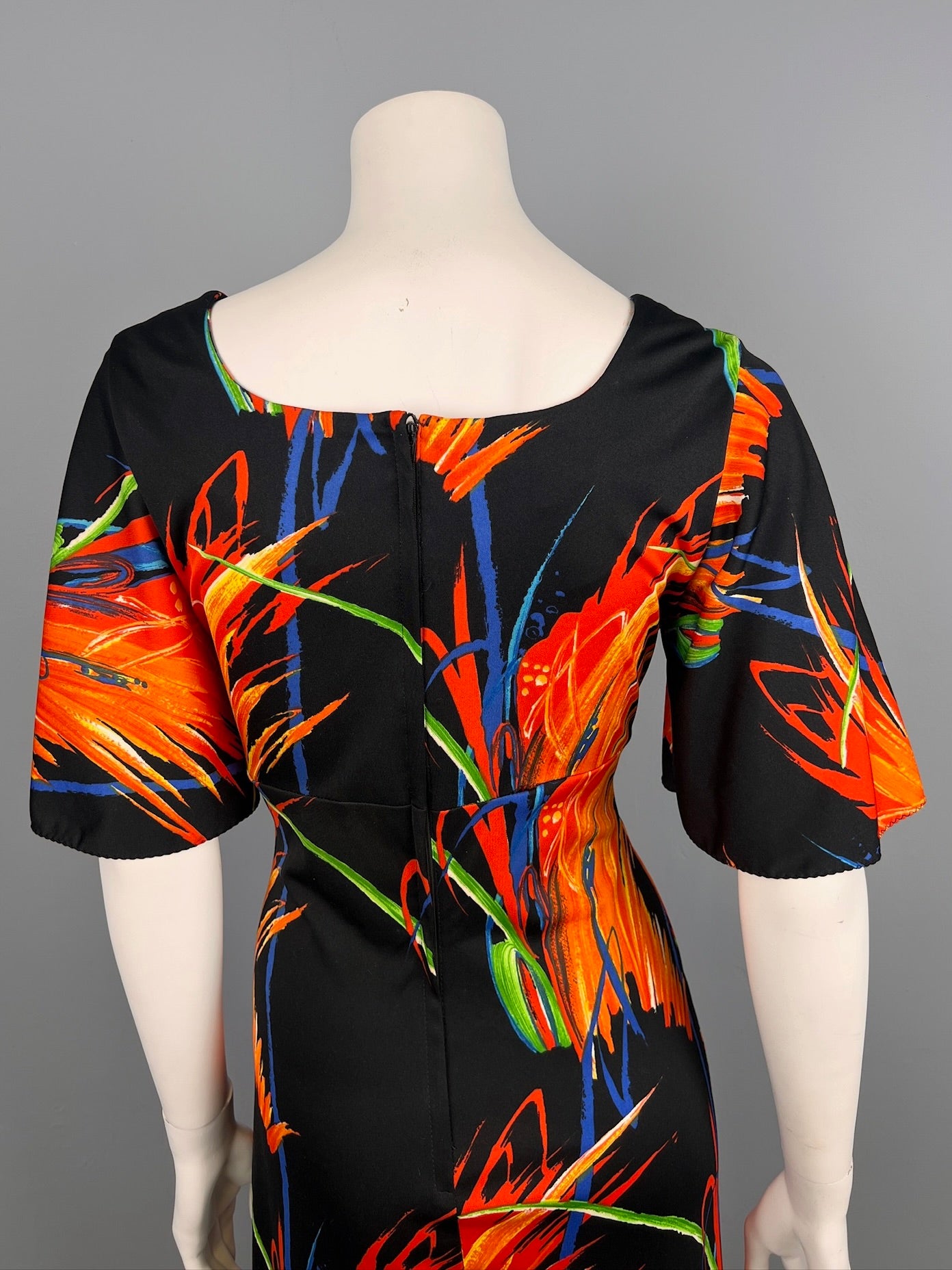 1970s Abstract Print Maxi with Bell Sleeves, Mod 70s Maxi, Size S/M