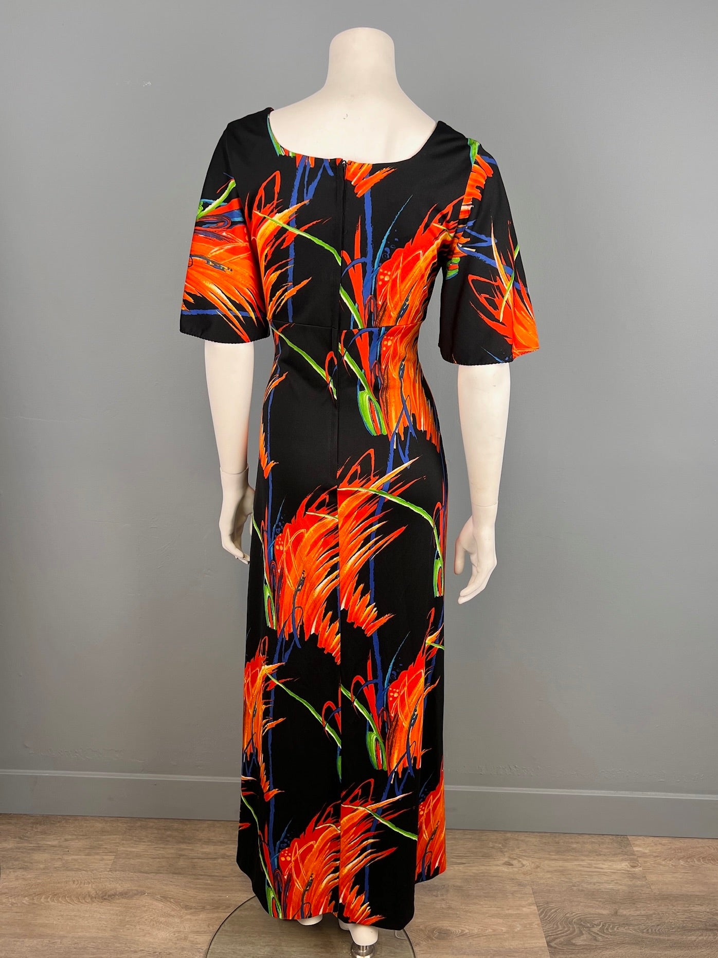 1970s Abstract Print Maxi with Bell Sleeves, Mod 70s Maxi, Size S/M