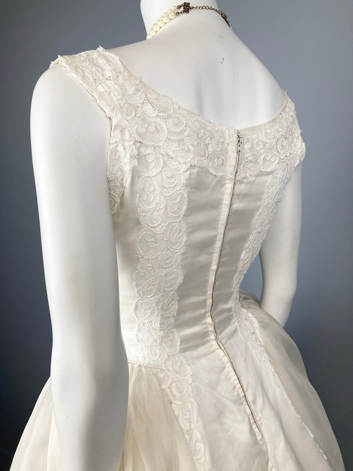 Gorgeous 1950s Wedding Dress, "Doreen", Size S/M