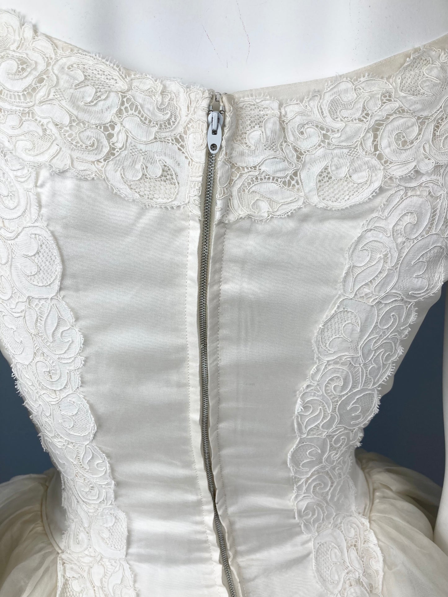 Gorgeous 1950s Wedding Dress, "Doreen", Size S/M