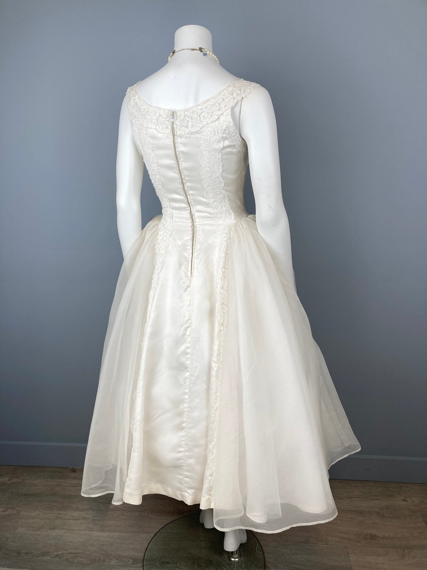 Gorgeous 1950s Wedding Dress, "Doreen", Size S/M