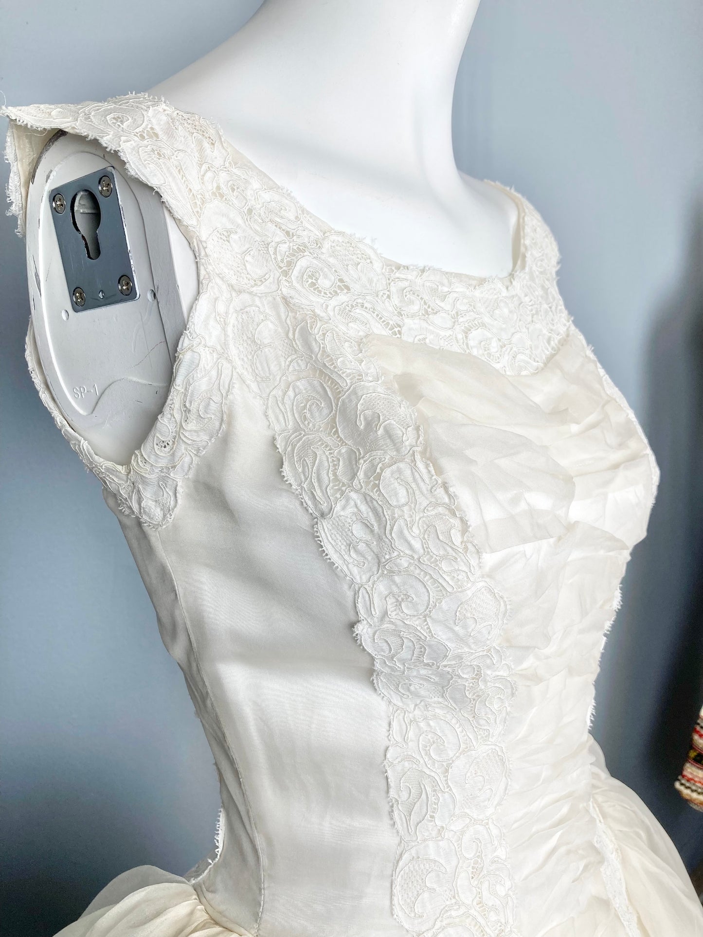 Gorgeous 1950s Wedding Dress, "Doreen", Size S/M