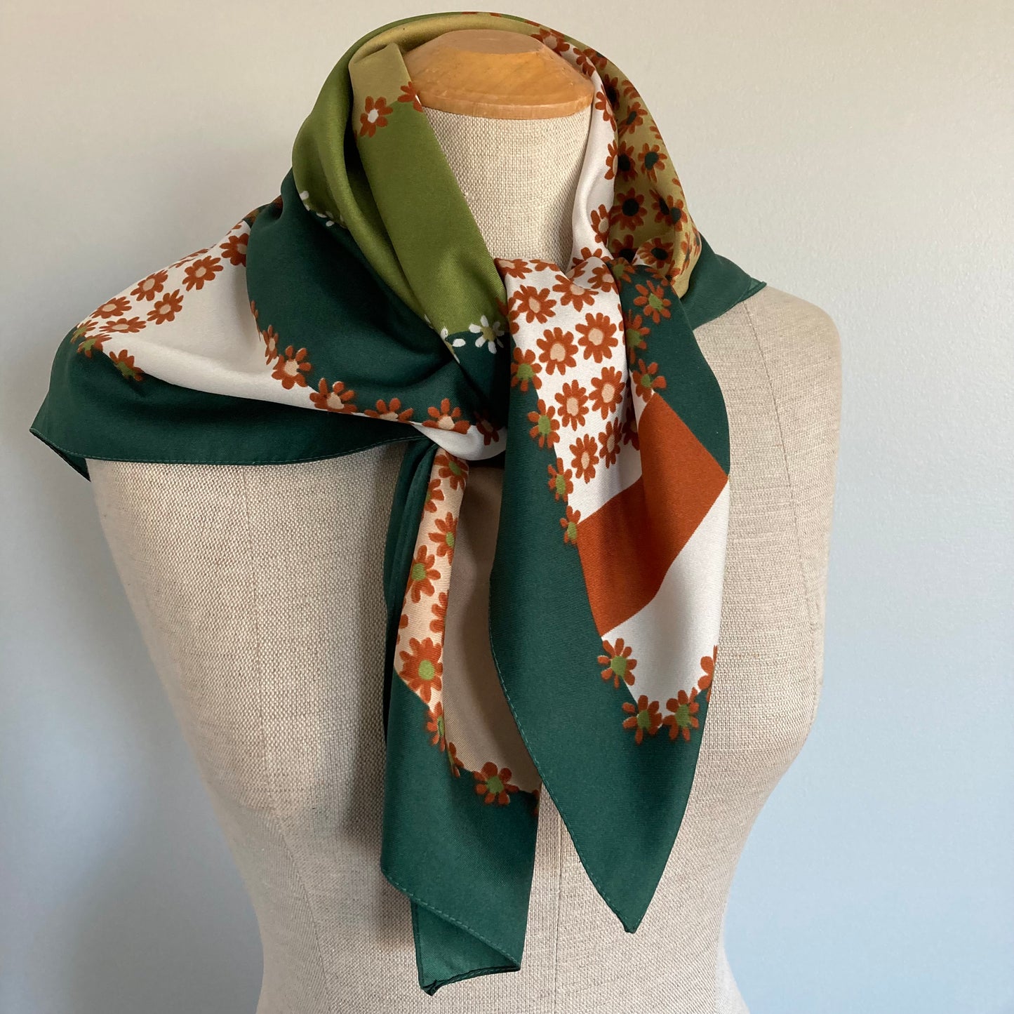 1970s Italian Daisy Print Large Square Scarf