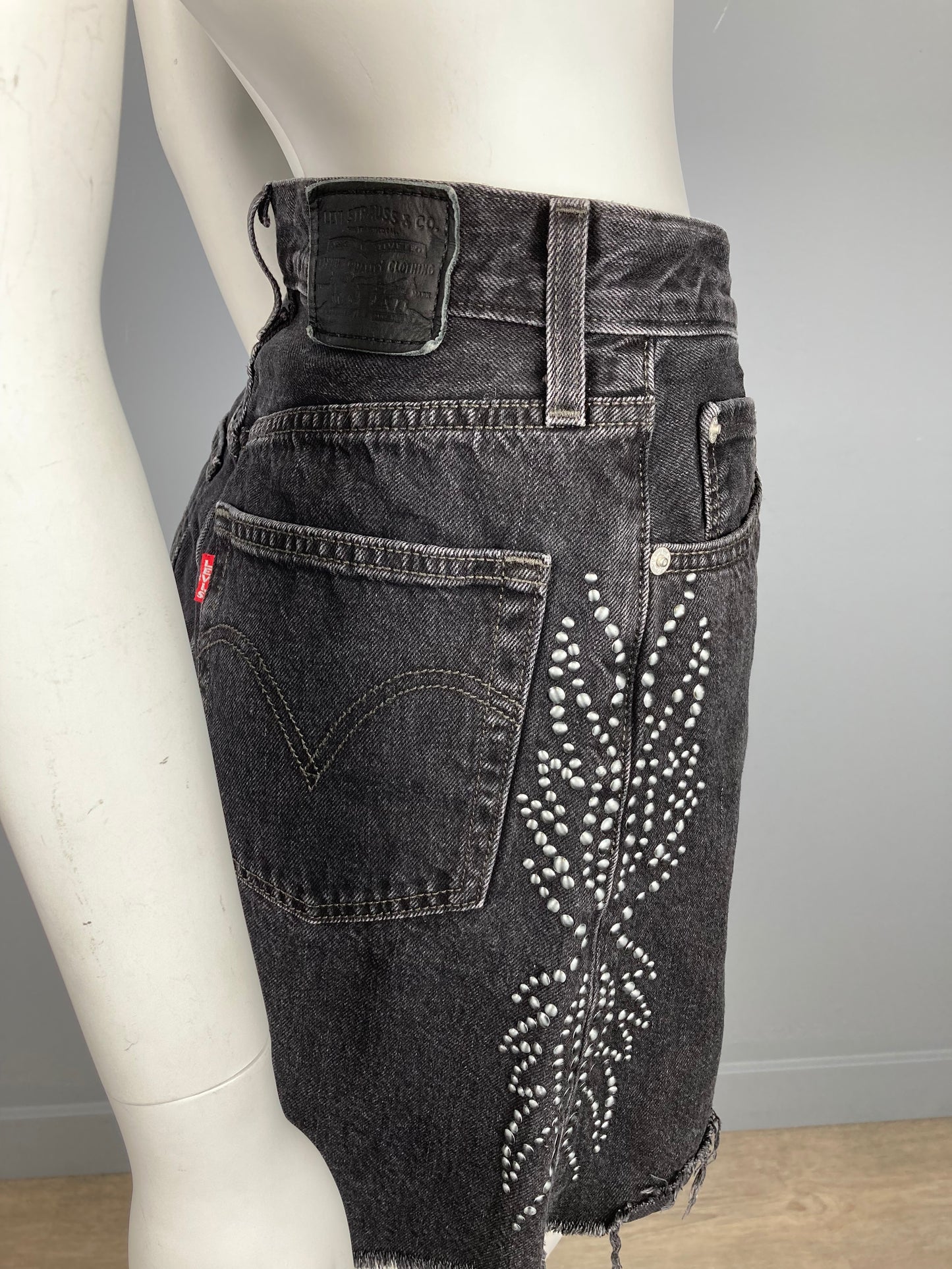 Levi's Denim Skirt Size: 26