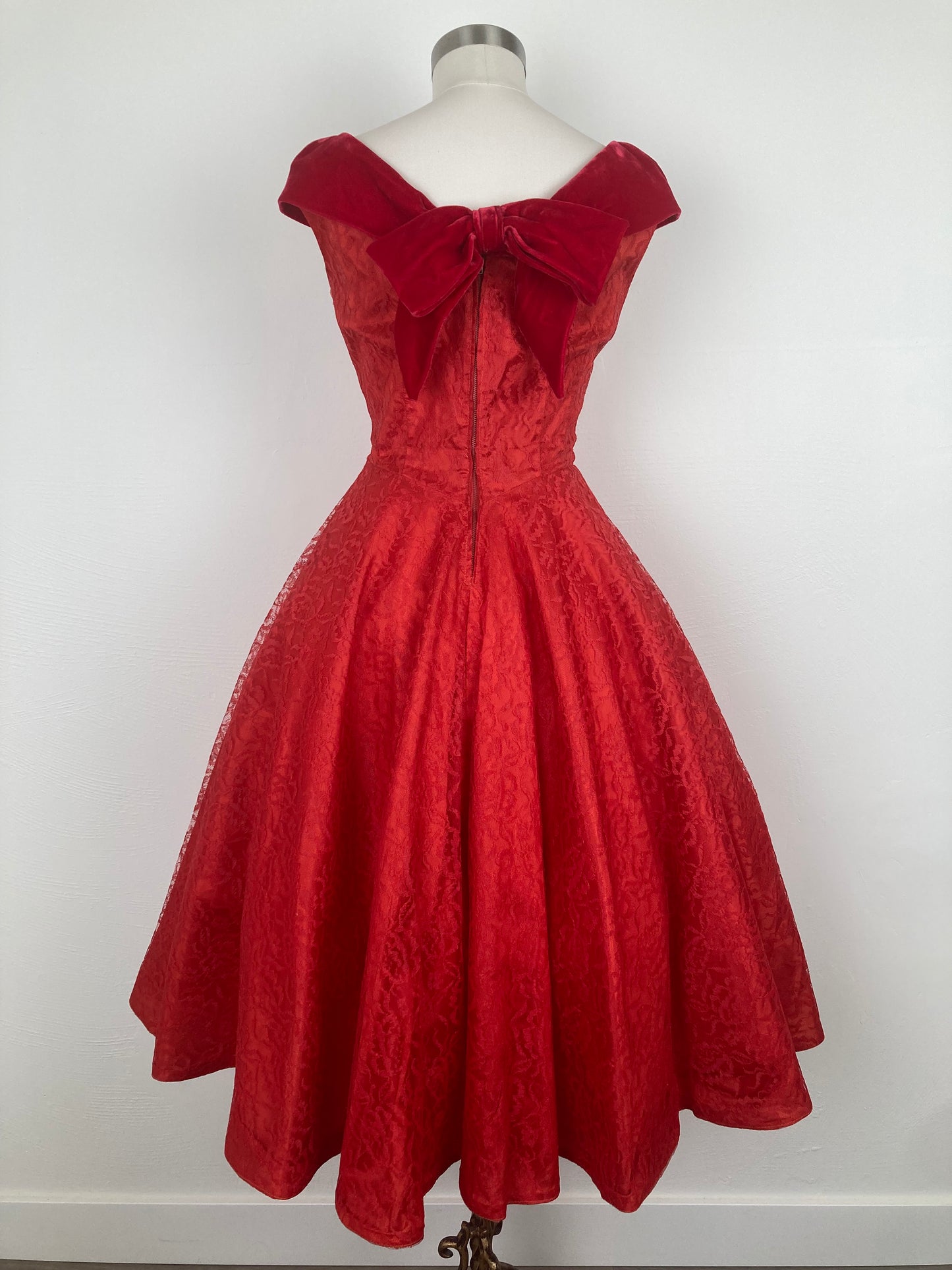 1950s Red Lace and Velvet Party Dress, Size M