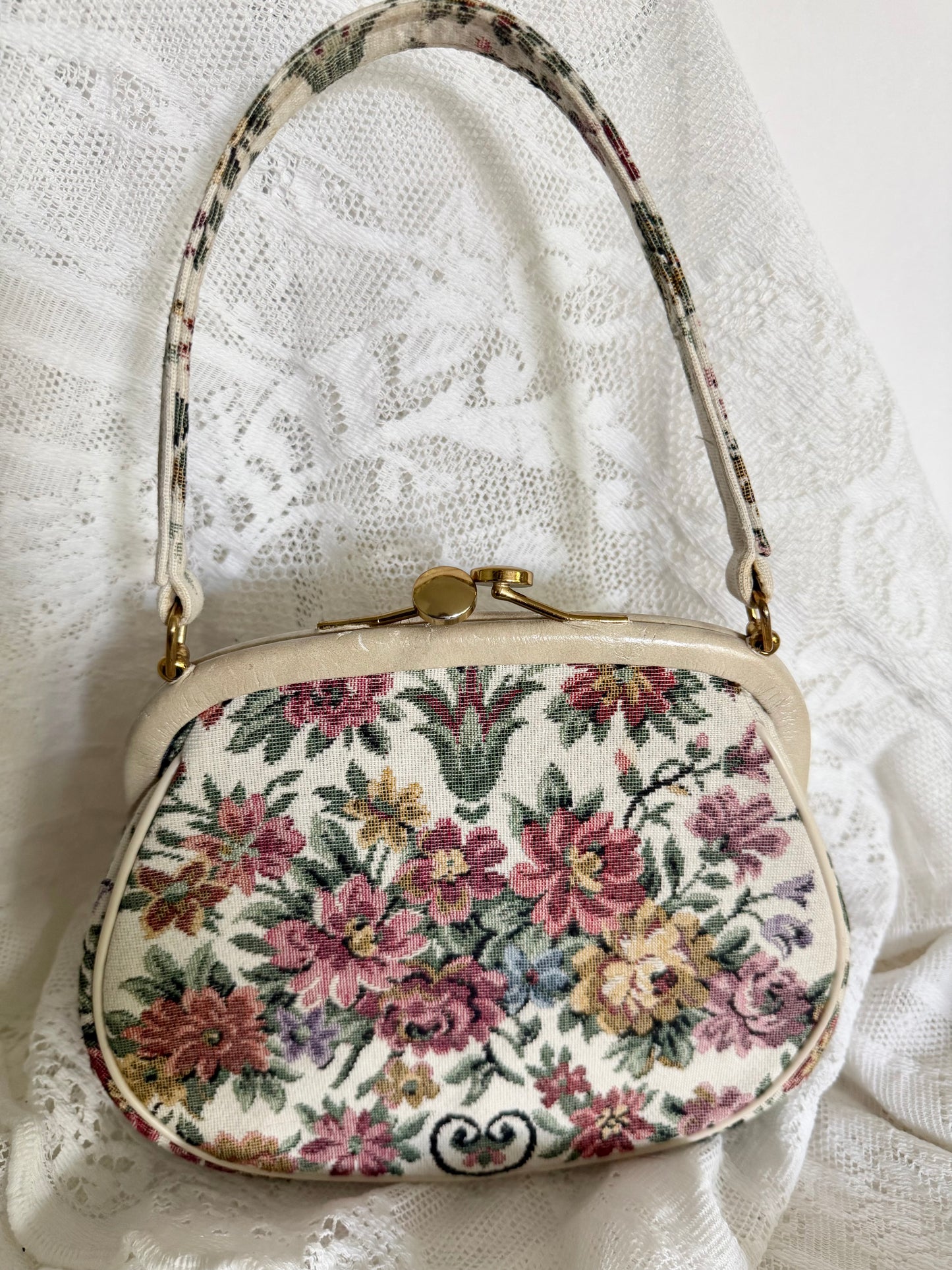 Midcentury Tapestry Kiss Closure Purse by La Marquise