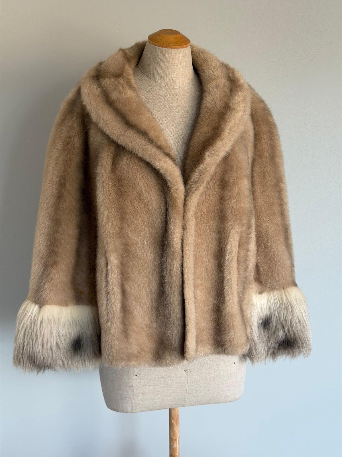VTG Blonde Faux Fur Capelet by Glenoit, Size M/L