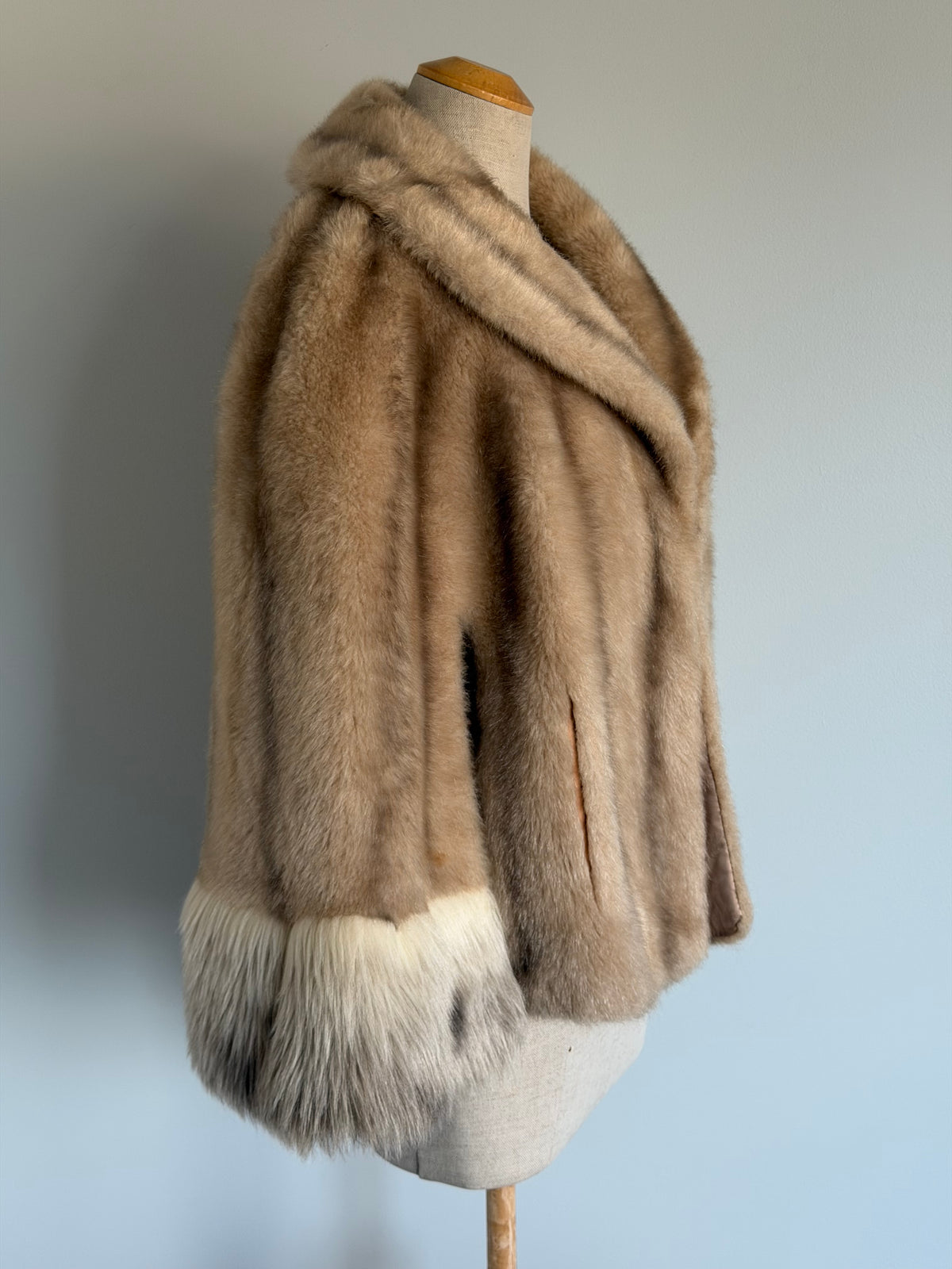 VTG Blonde Faux Fur Capelet by Glenoit, Size M/L