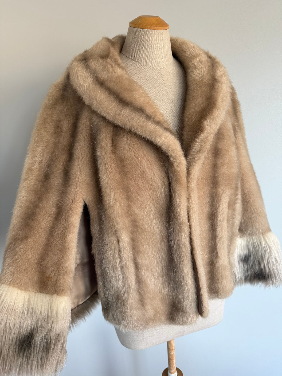 VTG Blonde Faux Fur Capelet by Glenoit, Size M/L