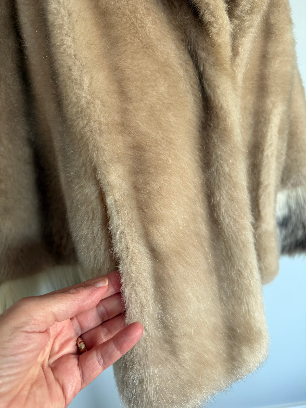 VTG Blonde Faux Fur Capelet by Glenoit, Size M/L