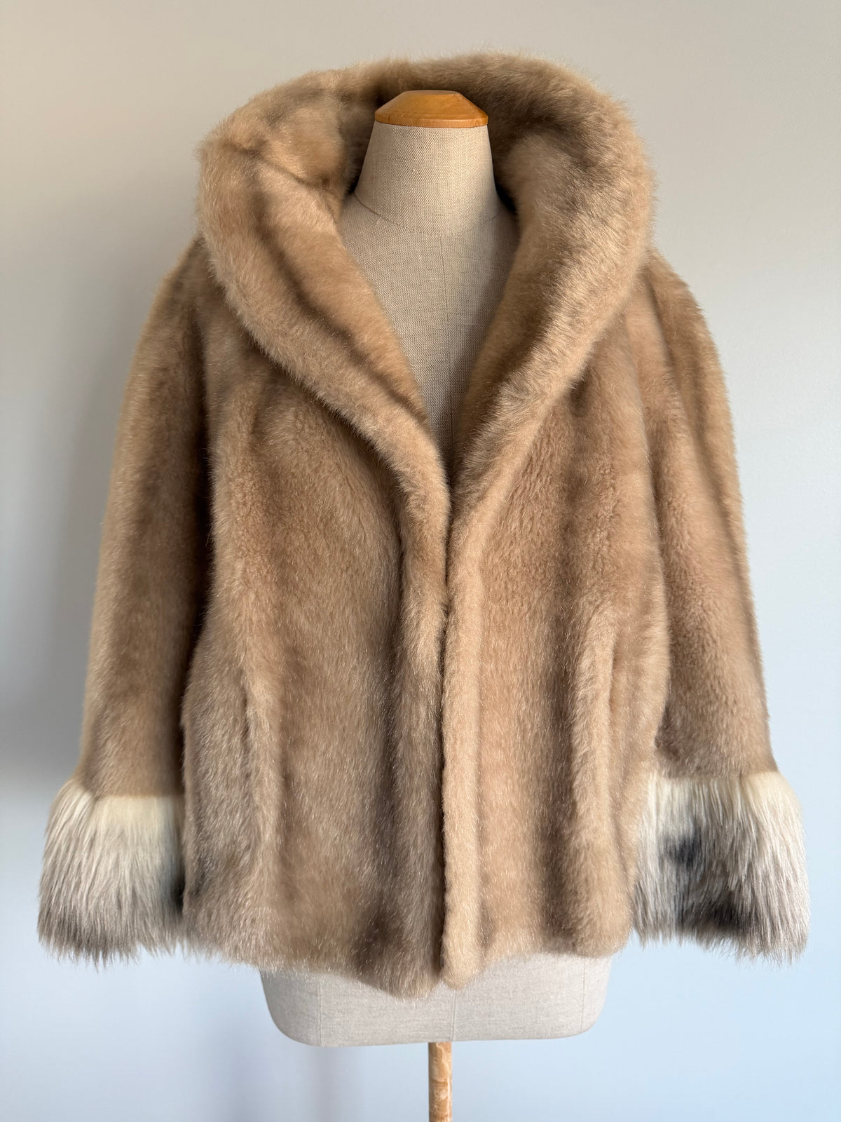 VTG Blonde Faux Fur Capelet by Glenoit, Size M/L