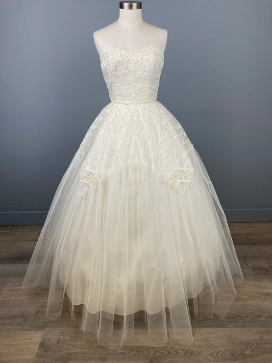 1950s Lace & Tulle Strapless Wedding Dress, Size M, Vintage Strapless Bridal Gown "Valerie"