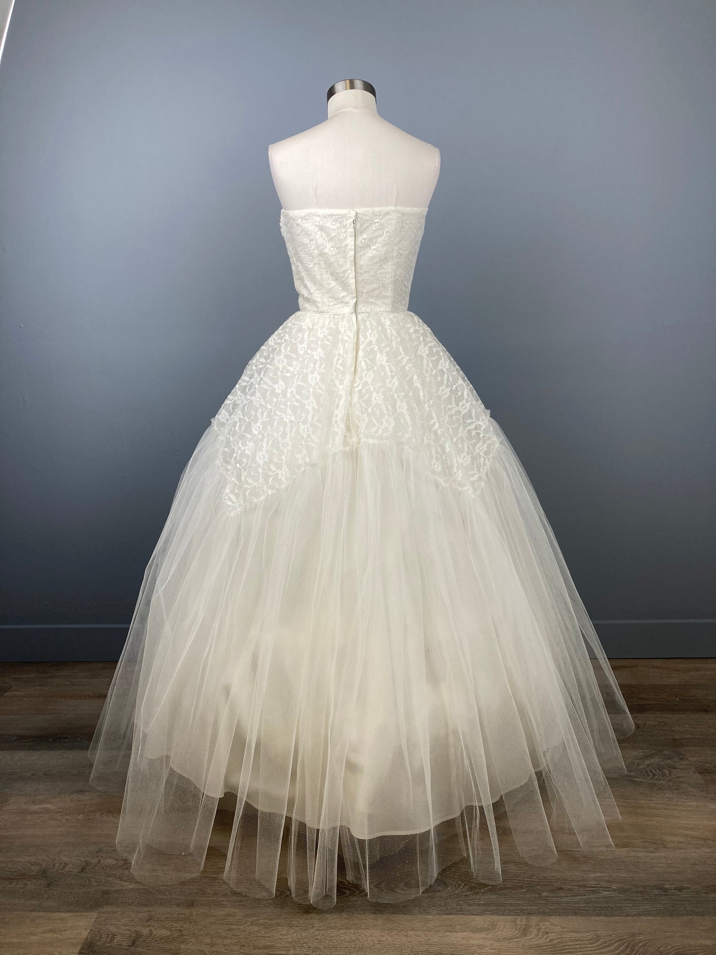 1950s Lace & Tulle Strapless Wedding Dress, Size M, Vintage Strapless Bridal Gown "Valerie"