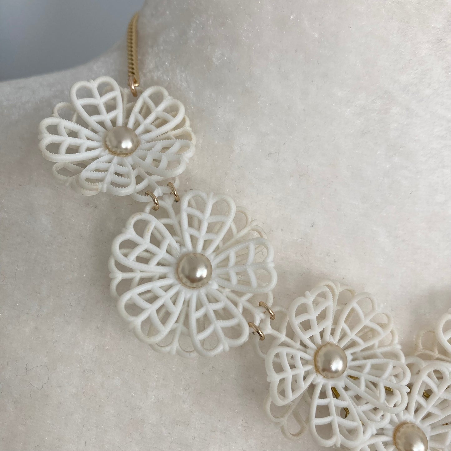 1950s Lacy Plastic Flower Choker, White Flower Wedding Necklace