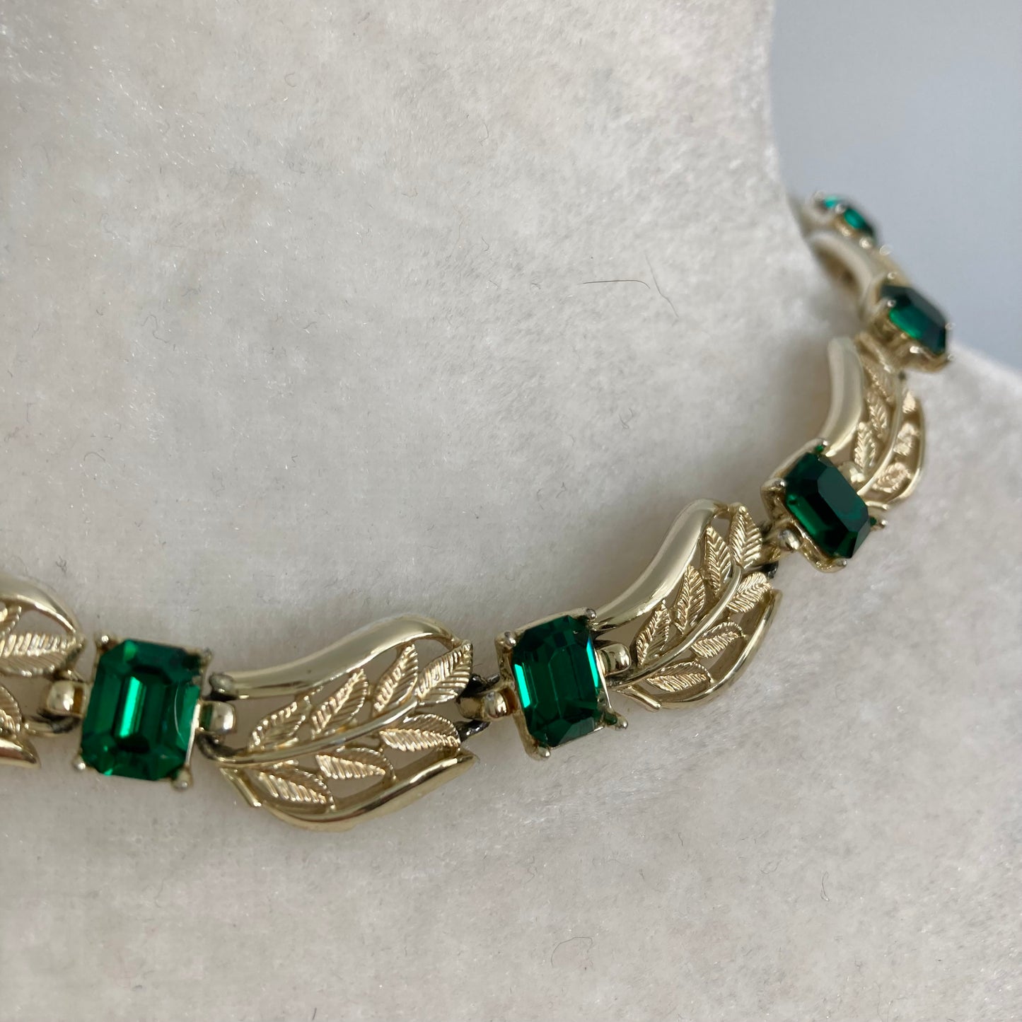 1950s Coro Adjustable Green Garland Choker Necklace