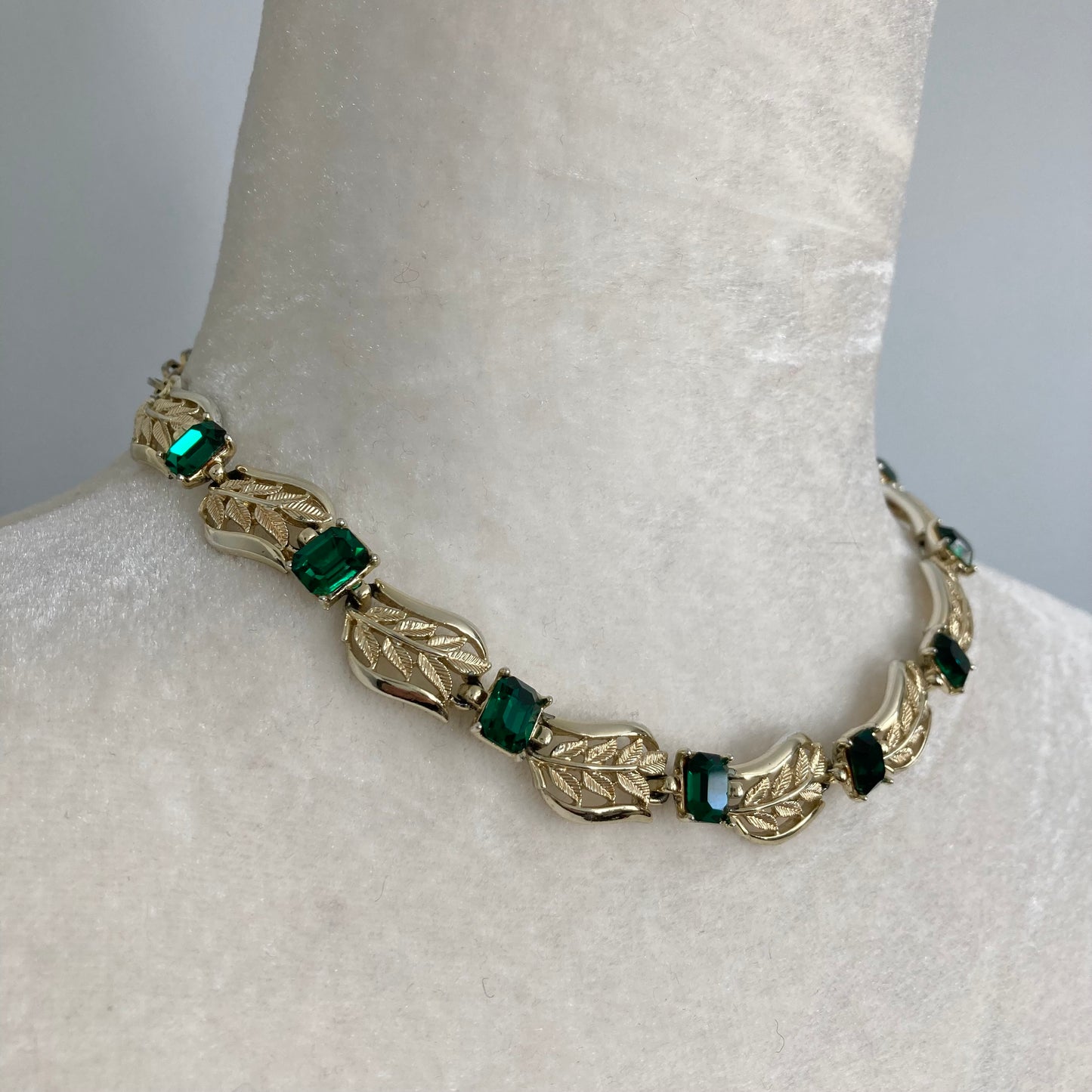 1950s Coro Adjustable Green Garland Choker Necklace