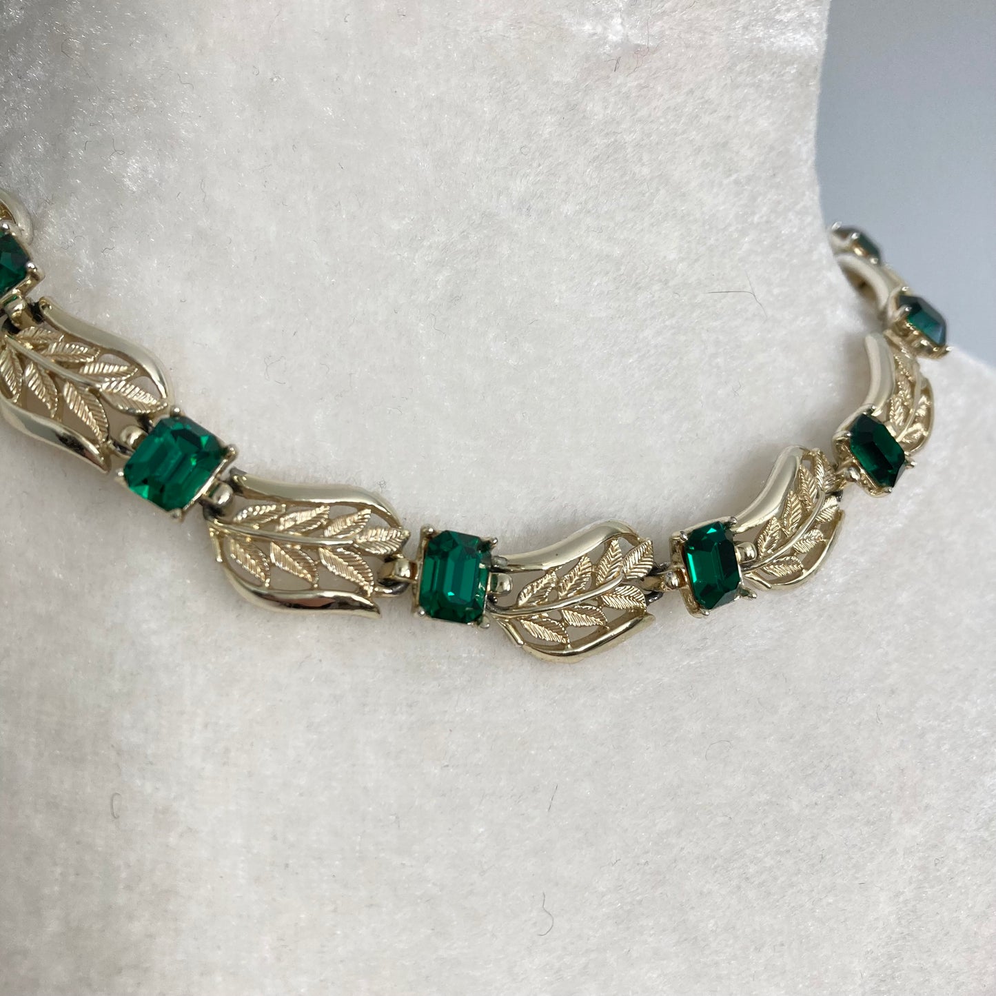 1950s Coro Adjustable Green Garland Choker Necklace