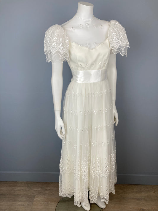 Vintage Embroidered White Tulle Dress, Wedding Dress, Vintage Bridal Dress, Size S/M