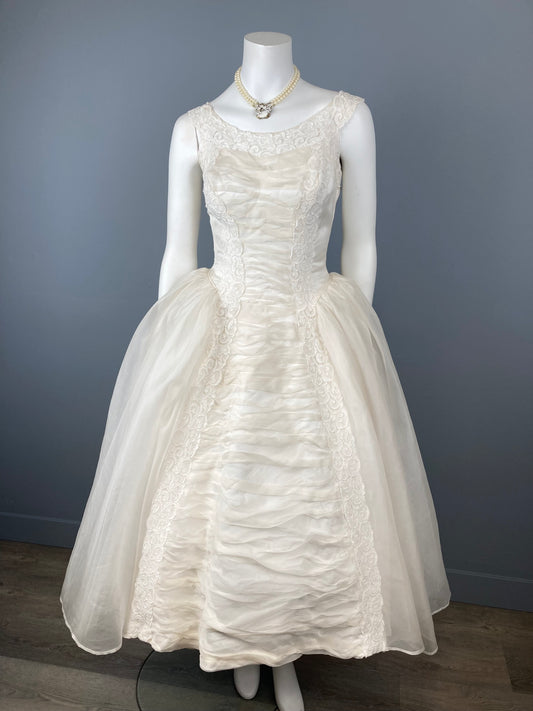 Gorgeous 1950s Wedding Dress, "Doreen", Size S/M