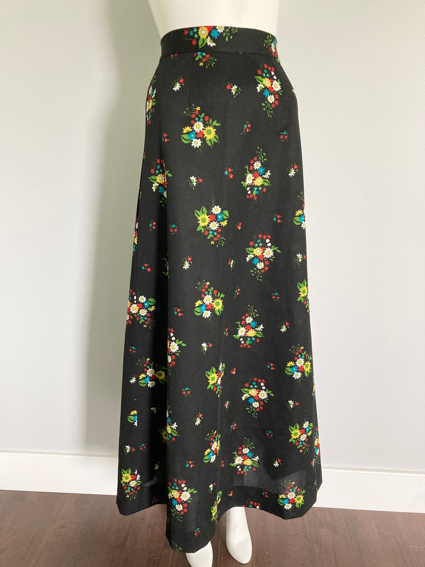 Cute 1970s A-Line Maxi Skirt, Floral Maxi Length Skirt, Size XS