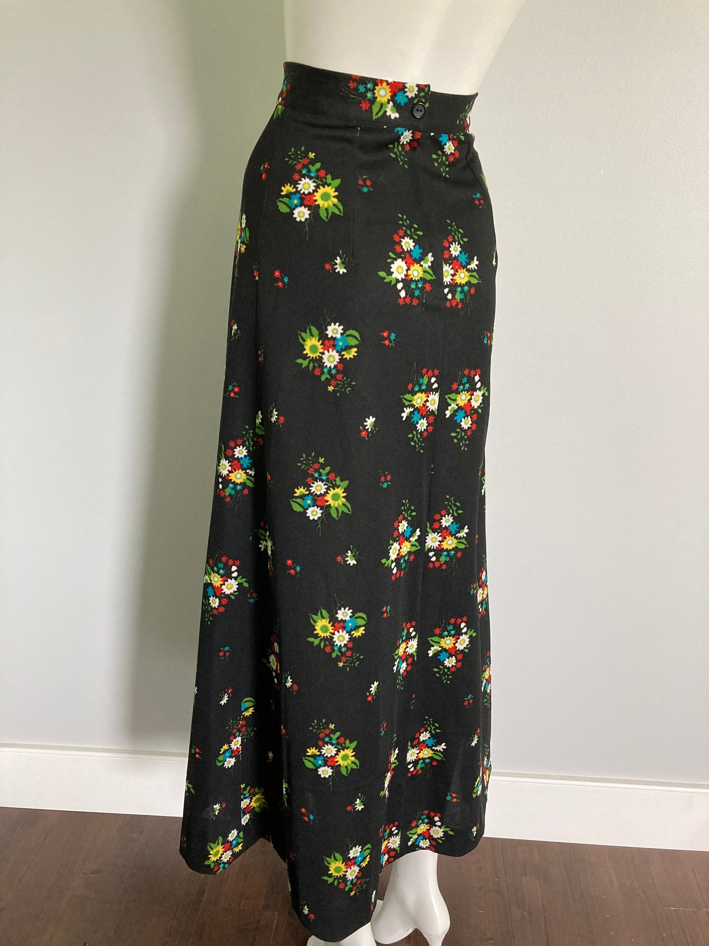 Cute 1970s A-Line Maxi Skirt, Floral Maxi Length Skirt, Size XS