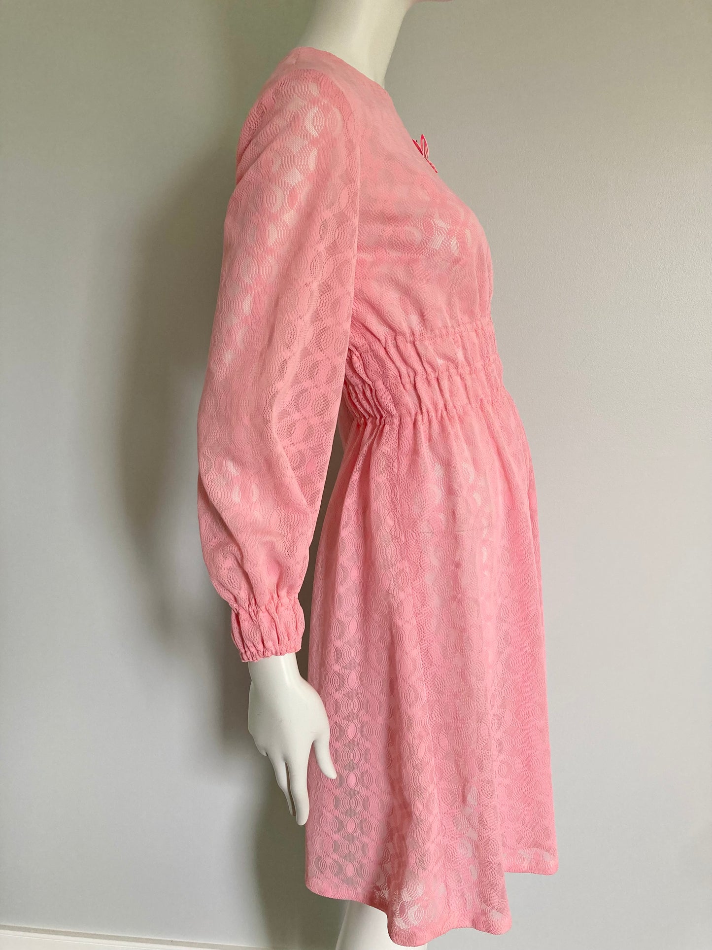 1970s Pink Lace Dress with Gathered Waist and Cuffs, Size S/M