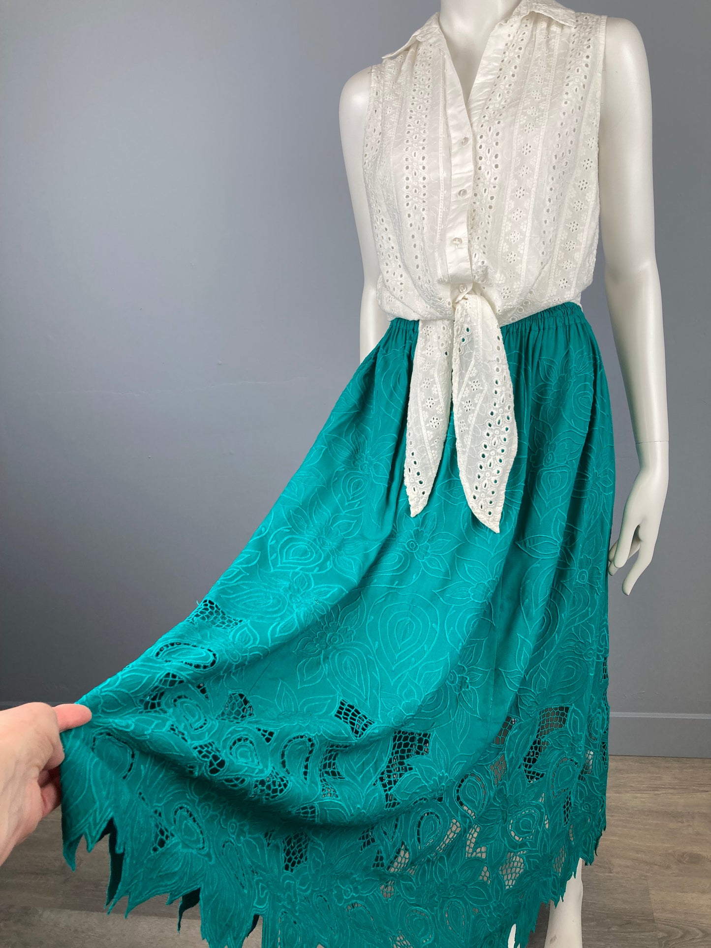 80s/90s Embroidered Rayon Skirt, Size O/S, Emerald Green Embroidered Skirt