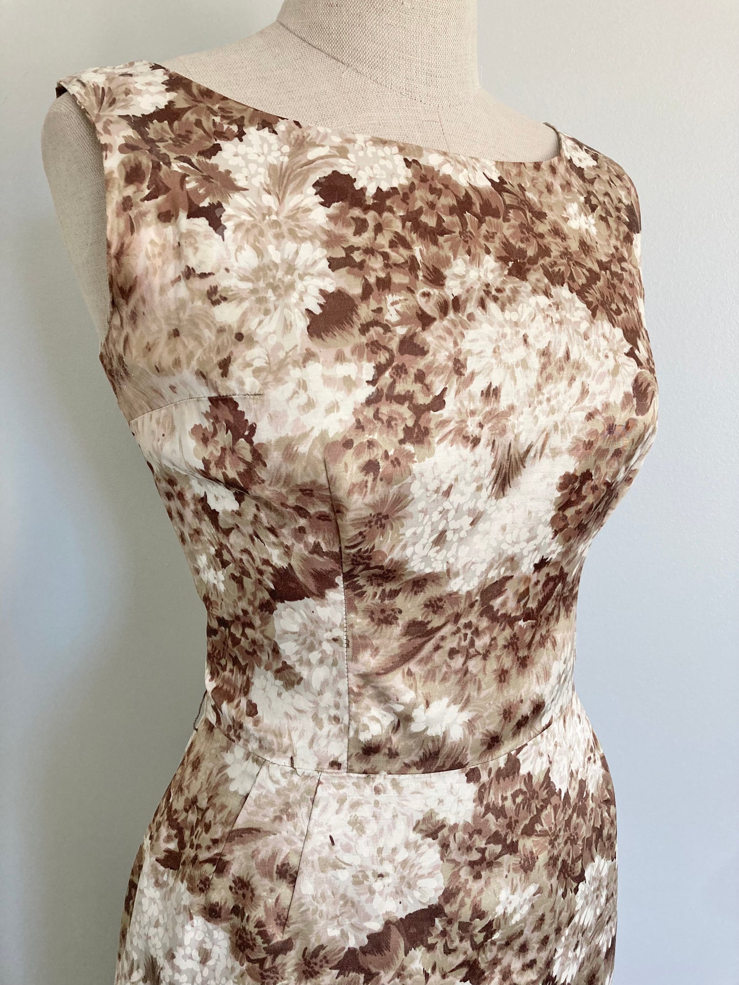 1950s Summer Floral Dress, 50s Fitted Neutral Floral Dress, Size S/M