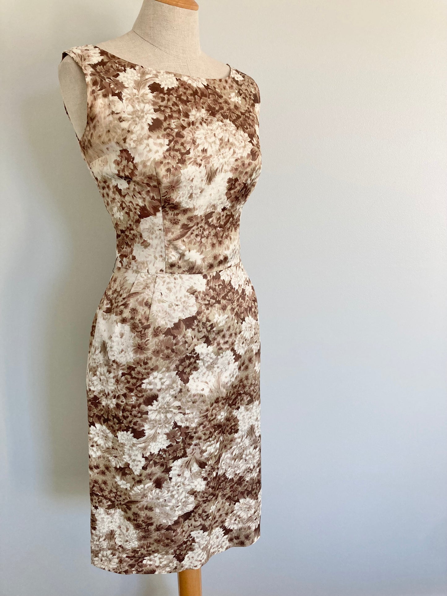 1950s Summer Floral Dress, 50s Fitted Neutral Floral Dress, Size S/M