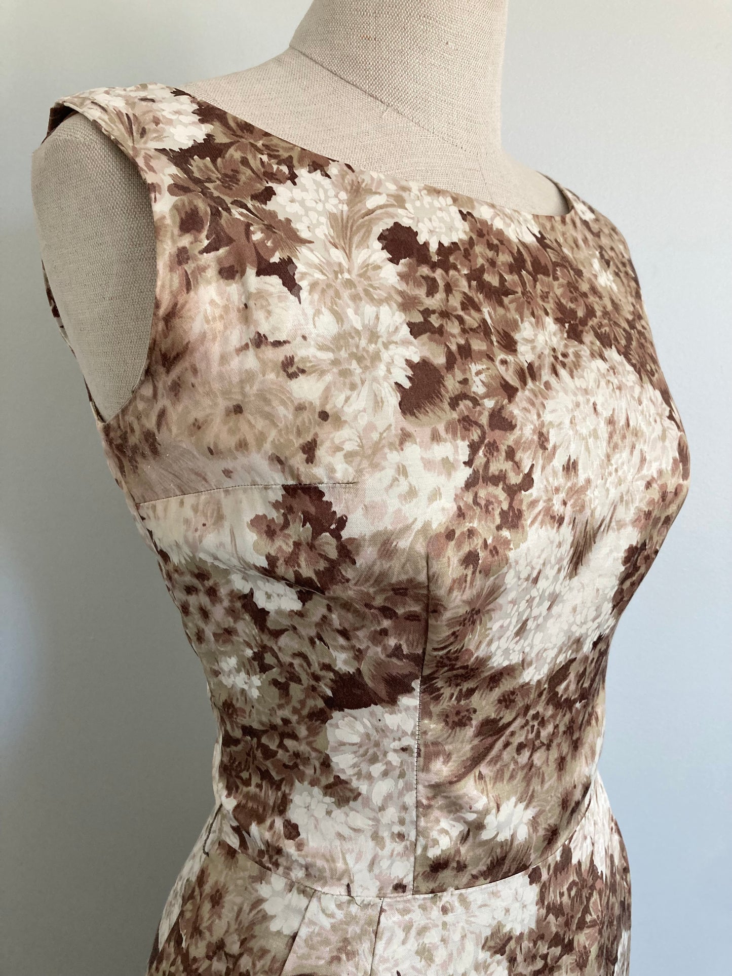 1950s Summer Floral Dress, 50s Fitted Neutral Floral Dress, Size S/M