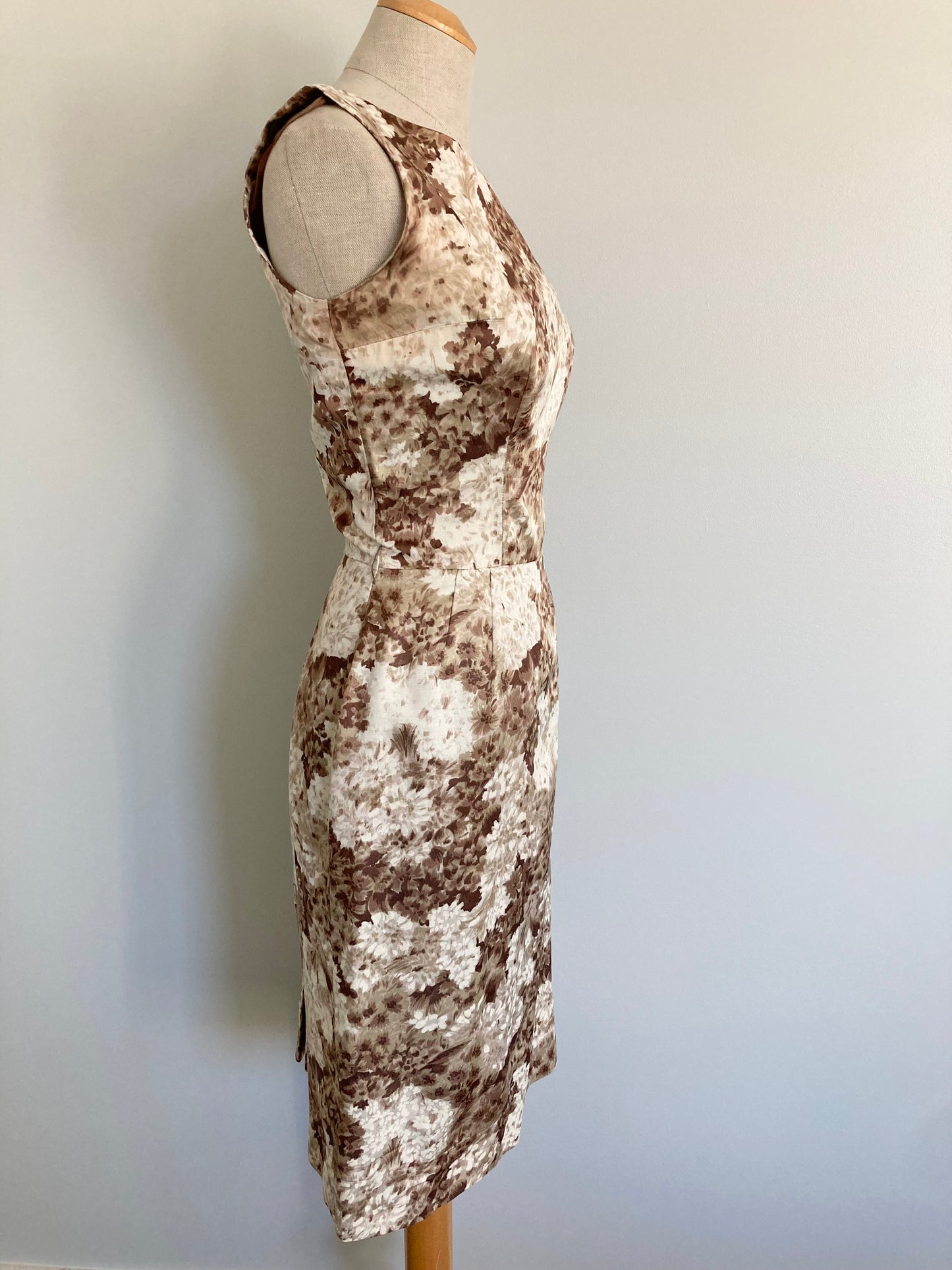 1950s Summer Floral Dress, 50s Fitted Neutral Floral Dress, Size S/M