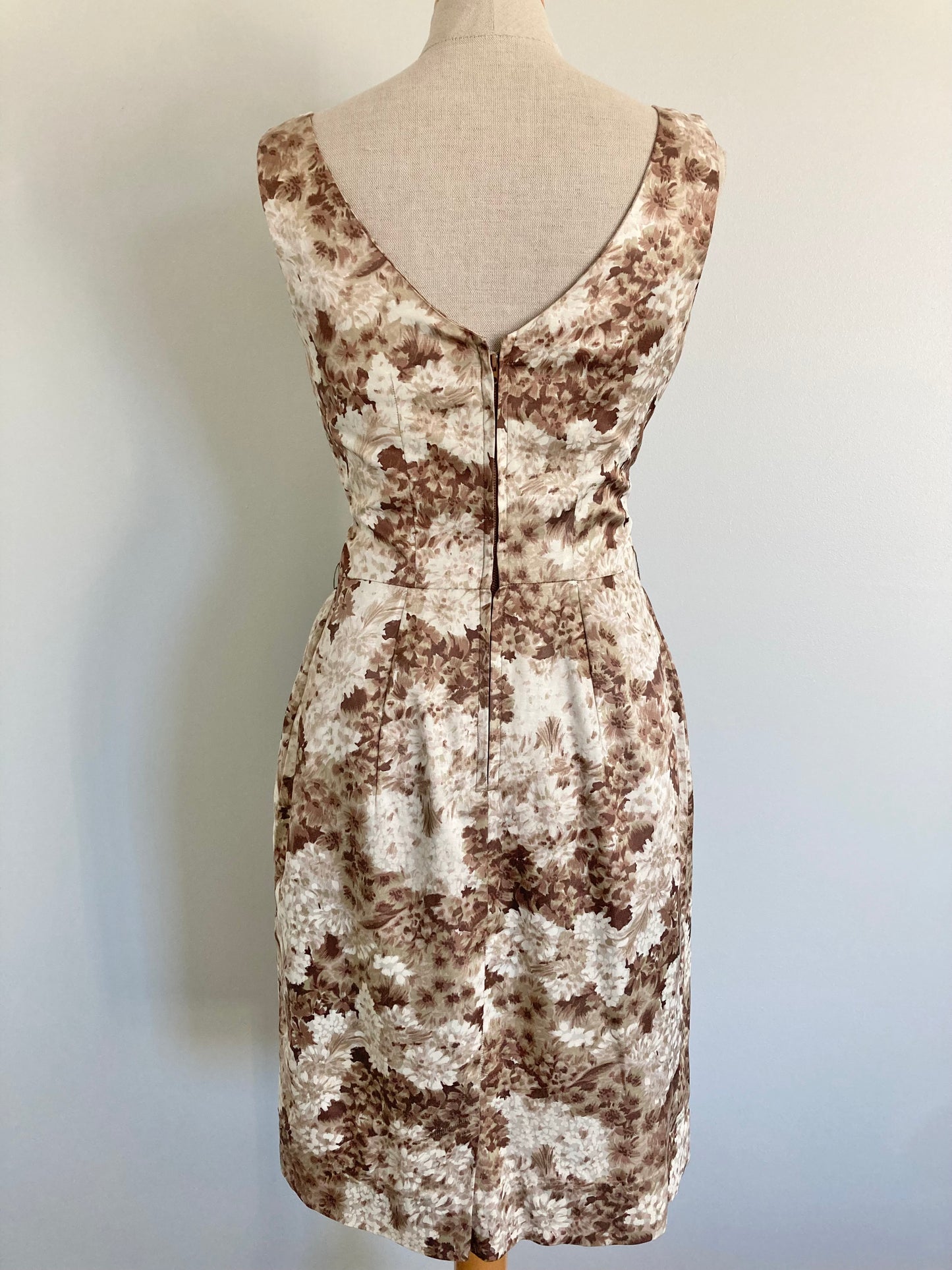 1950s Summer Floral Dress, 50s Fitted Neutral Floral Dress, Size S/M