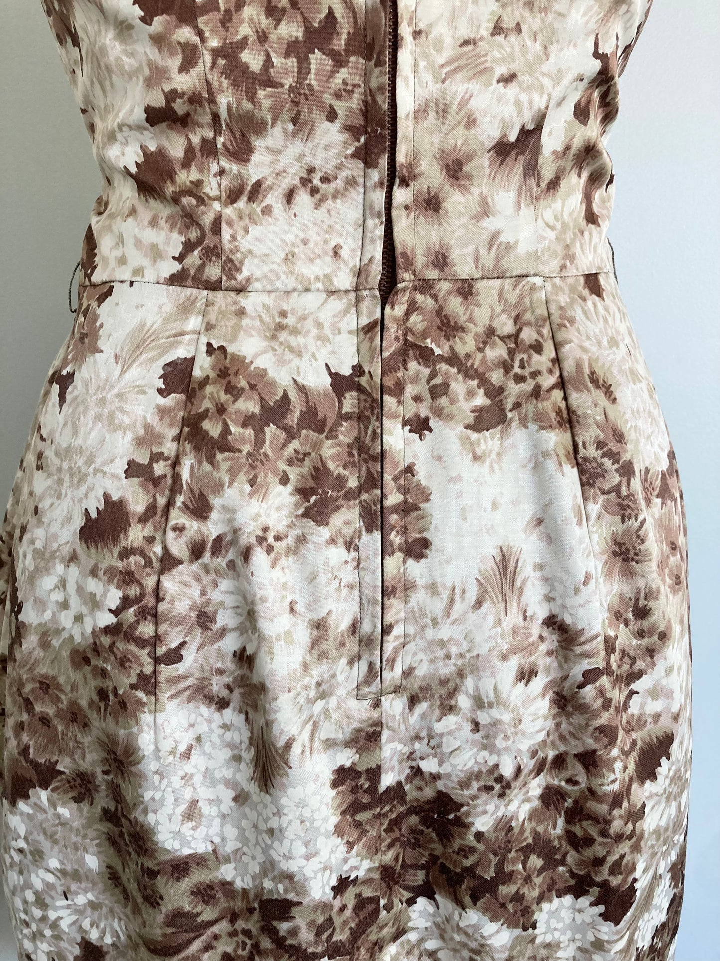 1950s Summer Floral Dress, 50s Fitted Neutral Floral Dress, Size S/M