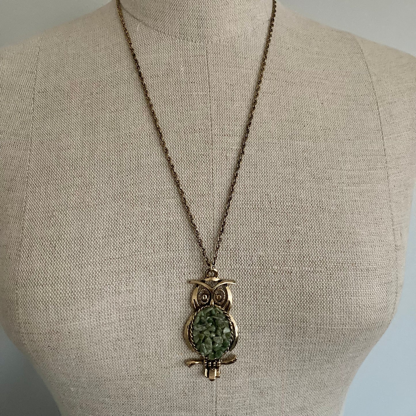 1970s Chipped Jade Owl Pendant Necklace