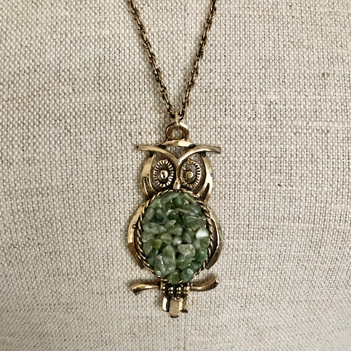 1970s Chipped Jade Owl Pendant Necklace