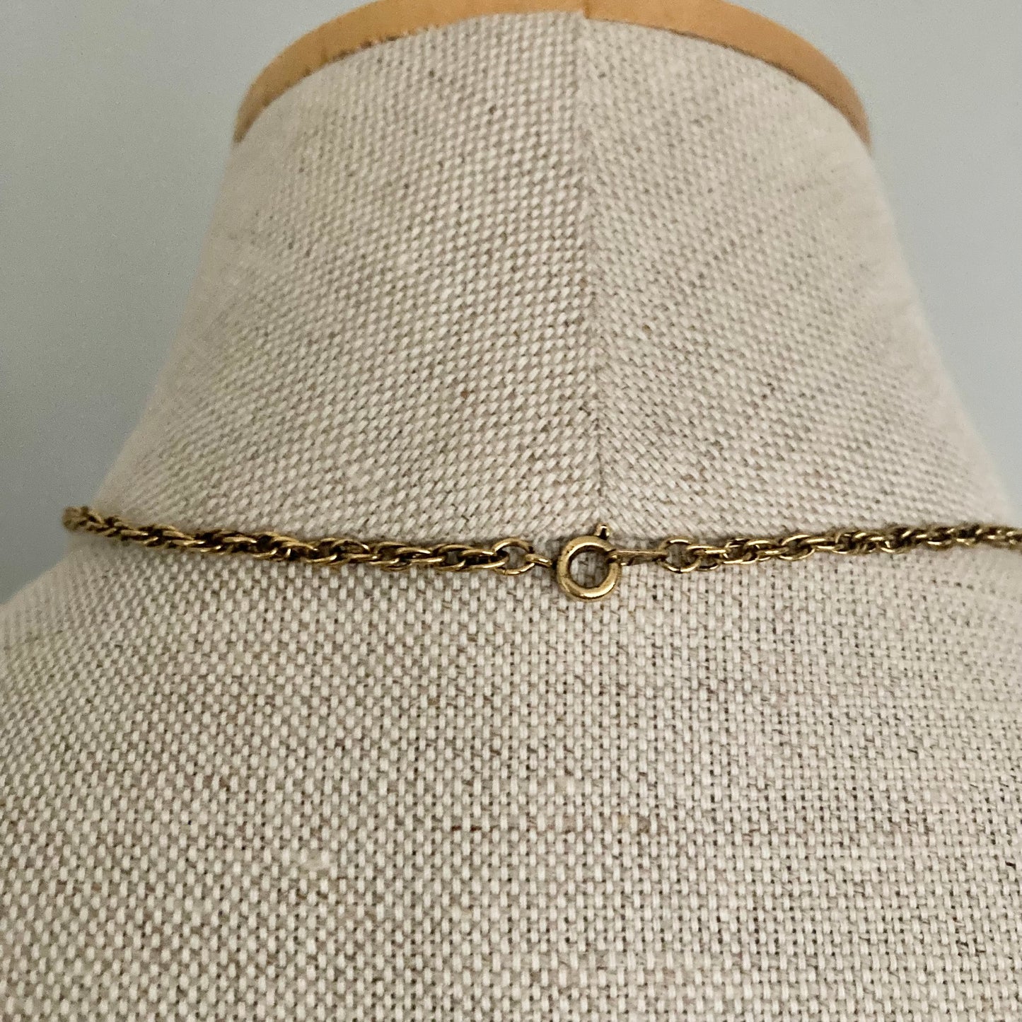 1970s Chipped Jade Owl Pendant Necklace