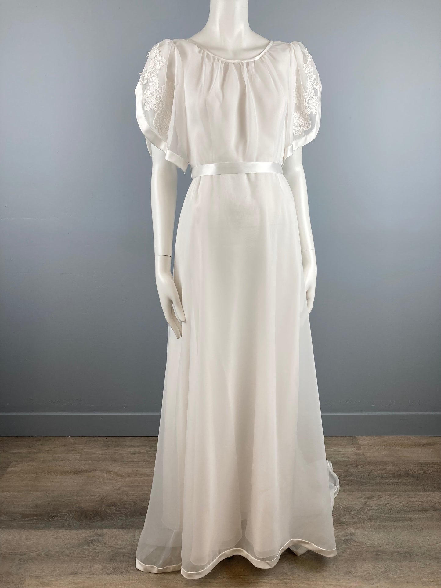 Nuna Barran 1970s Wedding Dress, Vintage Bridal Dress, Goddess Style Wedding Dress, Size S