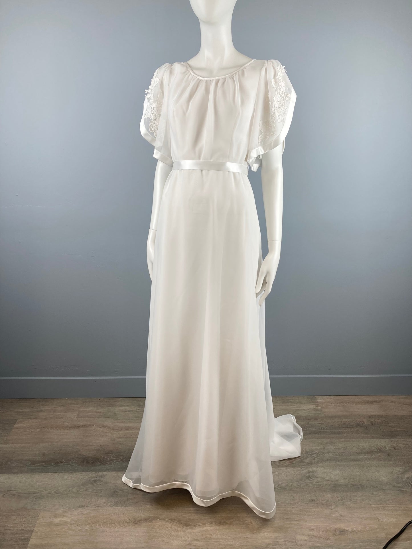 Nuna Barran 1970s Wedding Dress, Vintage Bridal Dress, Goddess Style Wedding Dress, Size S