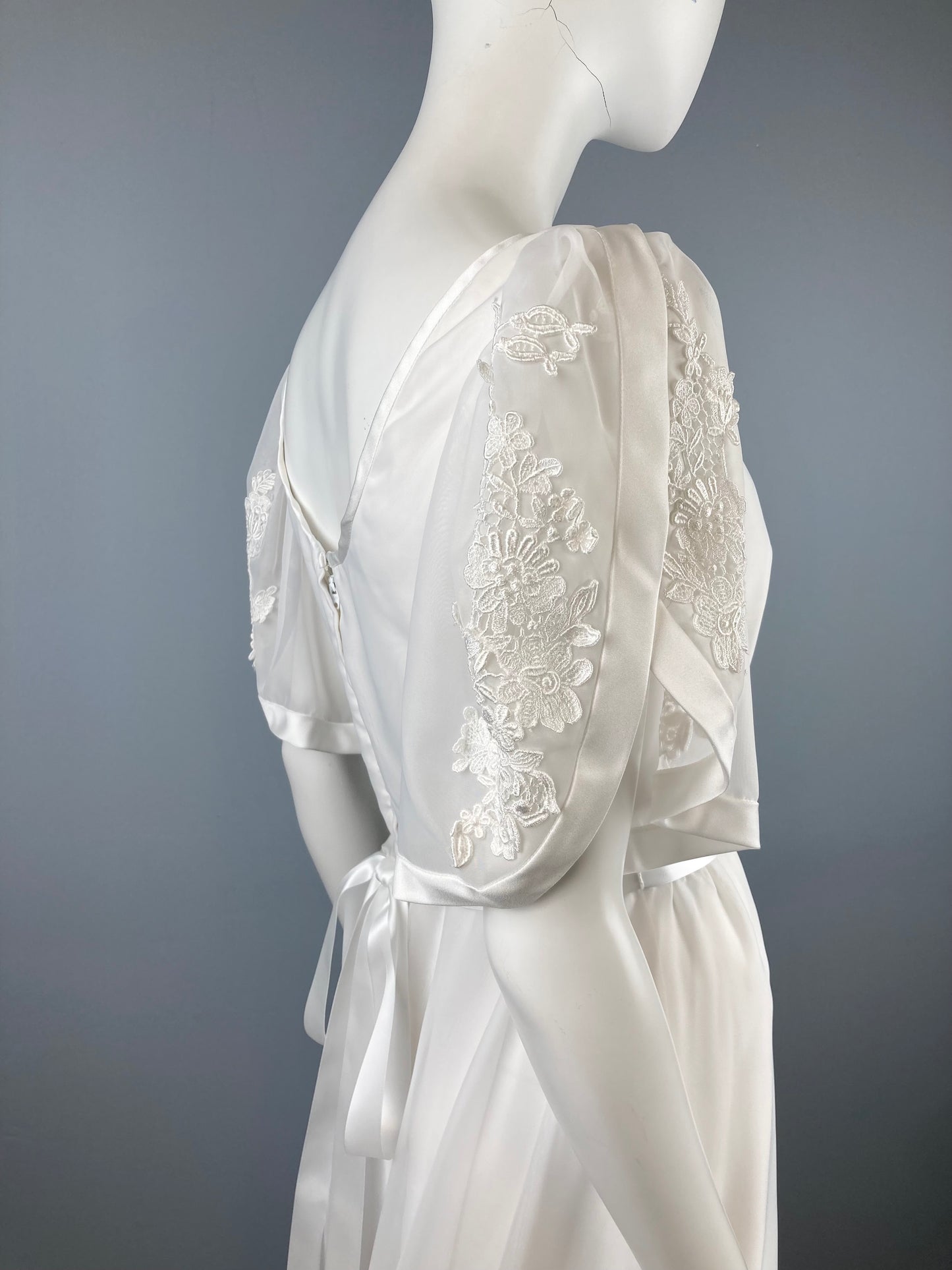 Nuna Barran 1970s Wedding Dress, Vintage Bridal Dress, Goddess Style Wedding Dress, Size S