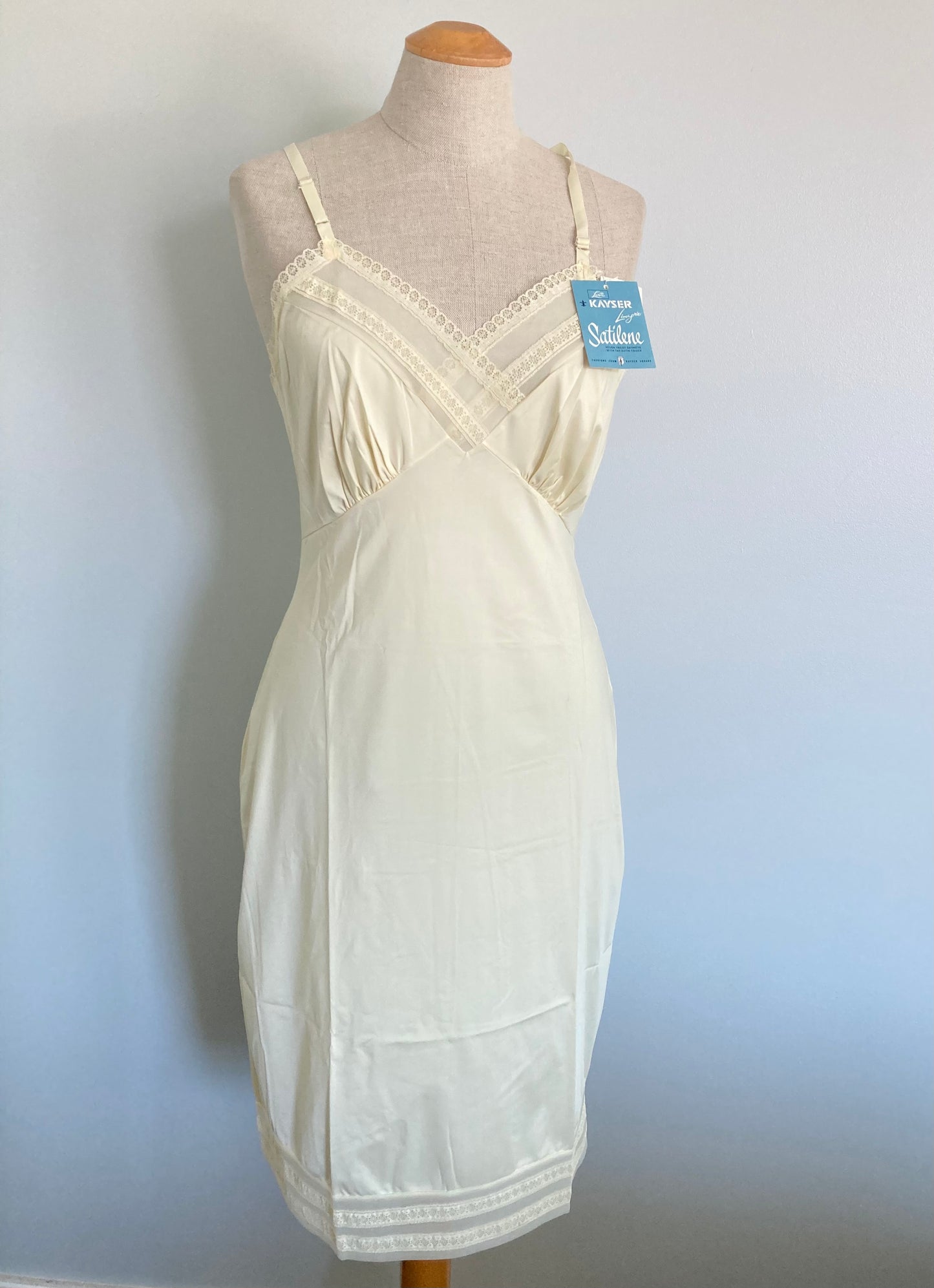 1950s WITH TAGS ATTACHED, Kayser Slip and Matching Panties, Size S