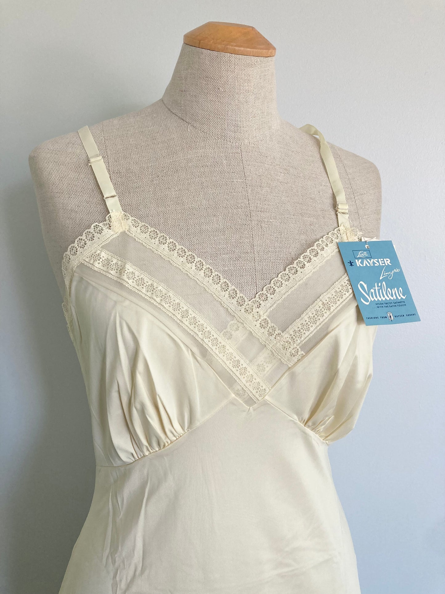 1950s WITH TAGS ATTACHED, Kayser Slip and Matching Panties, Size S