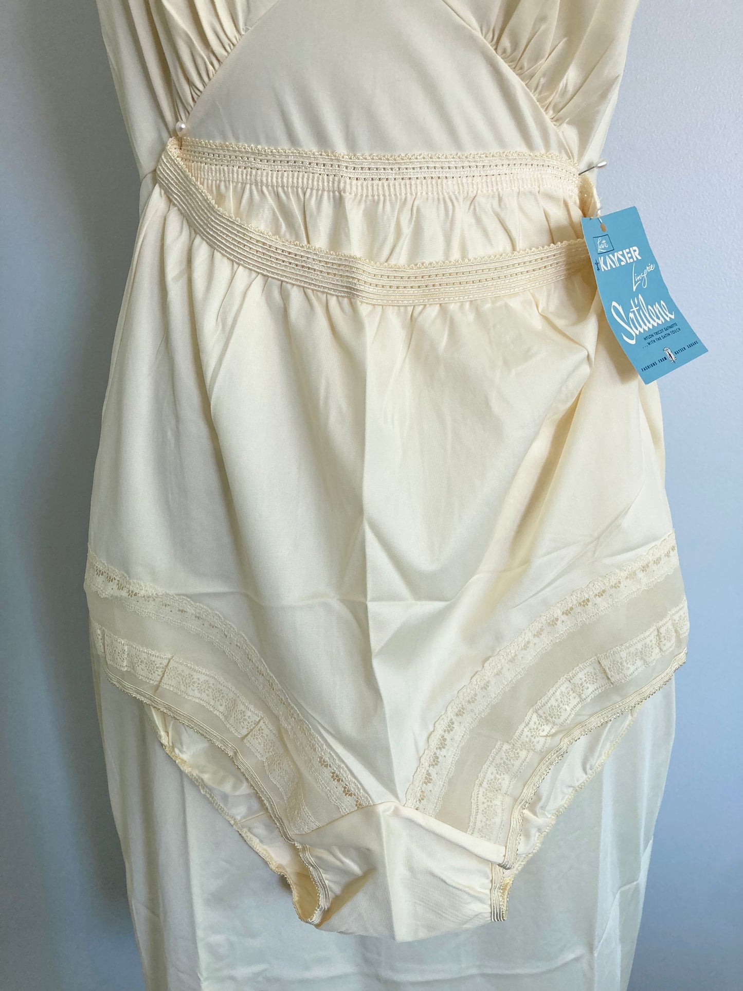 1950s WITH TAGS ATTACHED, Kayser Slip and Matching Panties, Size S