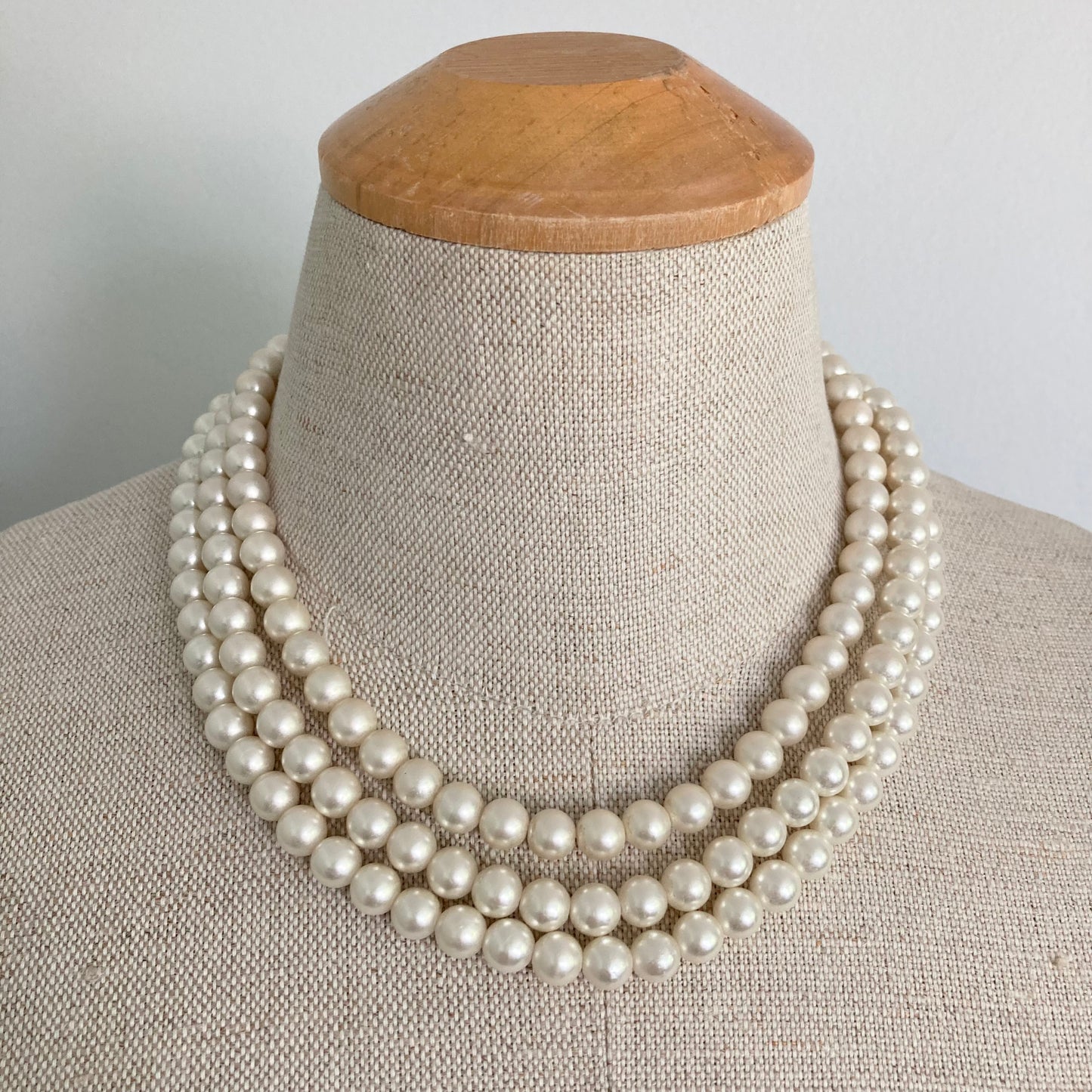 Classic Pearl Choker Necklace