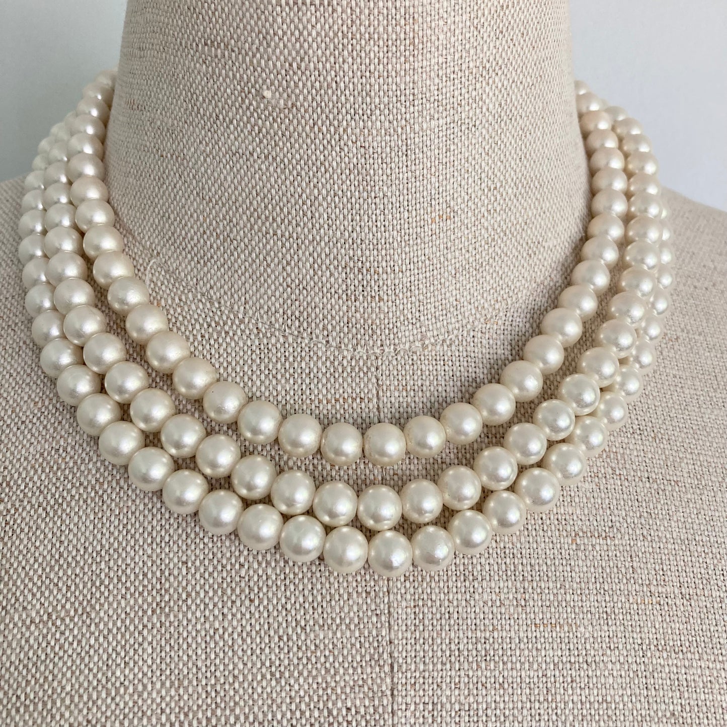 Classic Pearl Choker Necklace