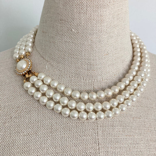 Classic Pearl Choker Necklace