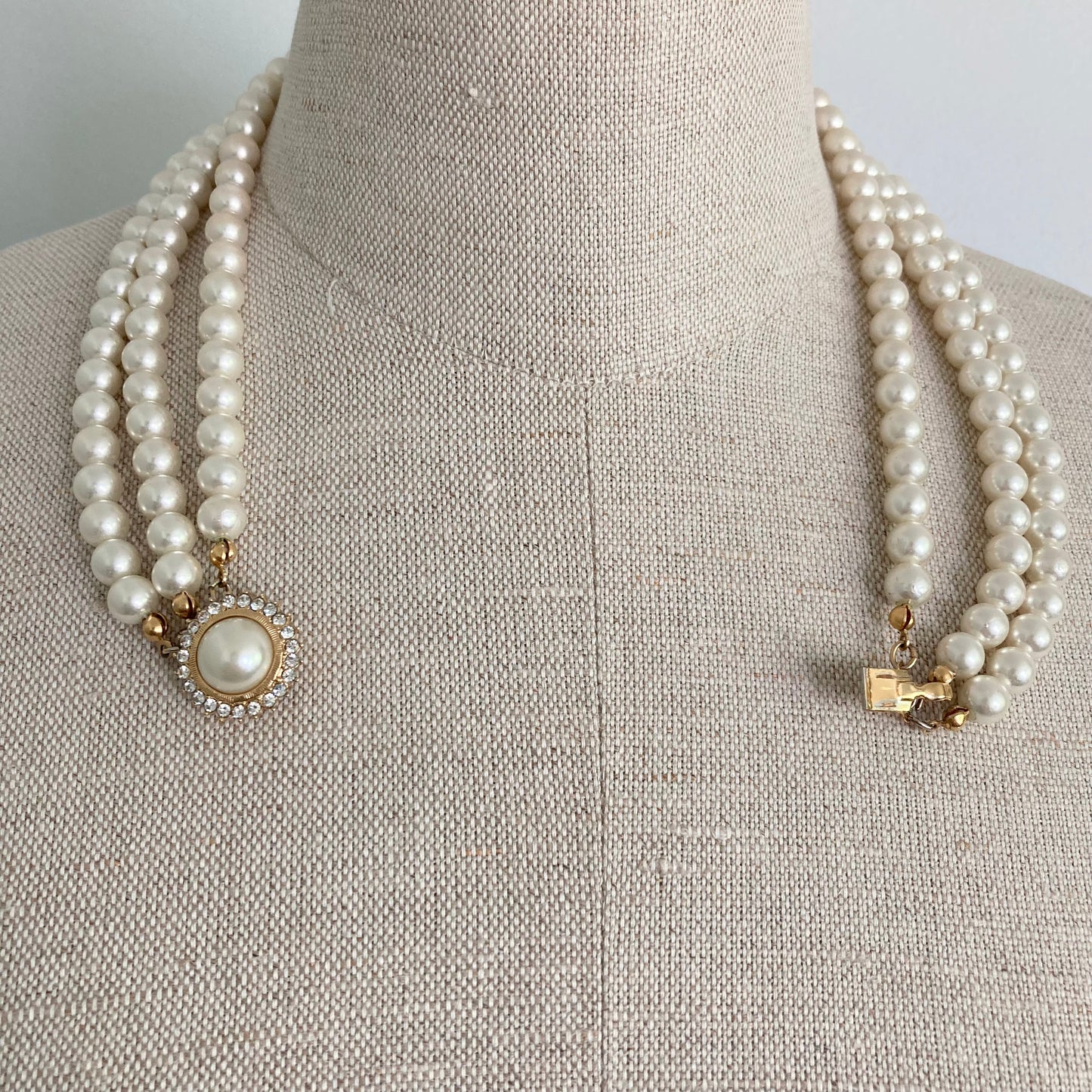 Classic Pearl Choker Necklace